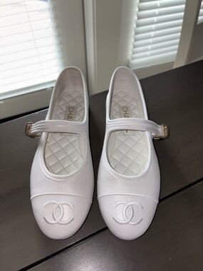 Chanel White Leather  Mary Jane Ballet Flats 38